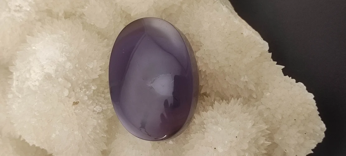 نگین عقیق سوسنی اصل