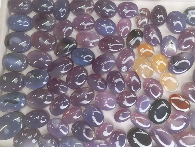 عقیق سوسنی